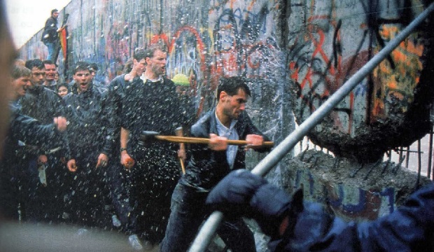 09/11/1989: Bức tường Berlin sụp đổ