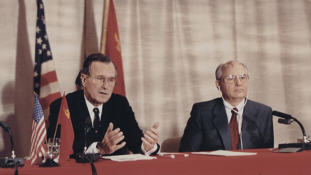 03/12/1989: Bush và Gorbachev tuyên bố Chiến tranh Lạnh sắp kết thúc