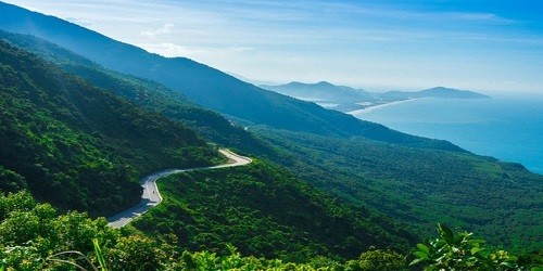 Dãy Trường Sơn: “Đệ nhất” thiên nhiên Đông Dương | Báo Pháp luật Việt Nam  điện tử
