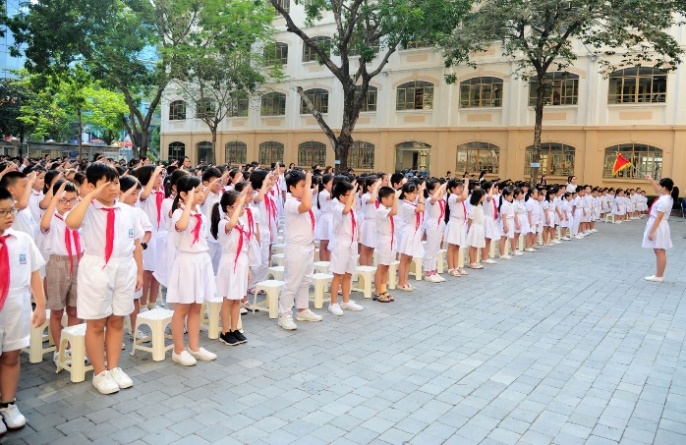 Nguyễn Siêu School (Hanoi, Vietnam) - Lễ chào cờ tháng 10 của học sinh Tiểu  học