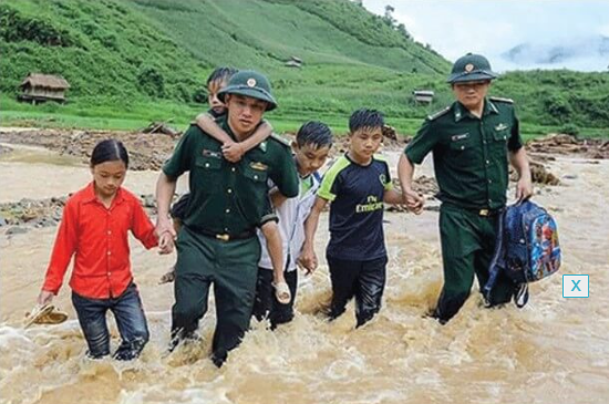 PHIẾU HỌC TẬP 1BÀI 2. YÊU THƯƠNG CON NGƯỜI1. Yêu thương con người là gì? ...................................................................................................................................... ......................................................................................................................................2. Nêu các cách thể hiện tình yêu thương con người trong cuộc sống hàng ngày? ...................................................................................................................................... ...................................................................................................................................... ..................................................................................................................................................................................................................................................................................................................................................................................................................3. Viết một câu chuyện hoặc sự việc trong cuộc sống mà bạn đã chứng kiến hoặc tham gia, thể hiện hành động yêu thương và quan tâm đến người người. Bạn cảm nhận như thế nào về hành động đó? ...................................................................................................................................... ...................................................................................................................................... ............................................................................................................................................................................................................................................................................ ...................................................................................................................................... ......................................................................................................................................4. Sưu tầm 1 – 2 câu tục ngữ nói về tình yêu thương con người......................................................................................................................................................................................................................................................................................................................................................................................................................................................................................................................................................... PHIẾU HỌC TẬP 2