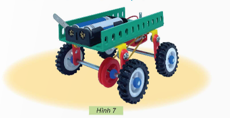 PHIẾU HỌC TẬP 1BÀI 8: LẮP RÁP MÔ HÌNH XE ĐIỆN CHẠY BẰNG PIN1.  Quan sát hình, đọc thông tin dưới đây và cho biết tên các bộ phận chính của mô hình xe điện chạy bằng pin. ....................................................................................................................................................................................................................................................................................................................................................................................................................................................................................................................................................................Quan sát mô hình mẫu (Bài 1) hãy nêu tên một số chi tiết cần để lắp được mô hình?.............................................................................................................................................................................................................................................................................................................................................................................................................................................................................................................................................................................................................................................................................................................Em hãy dự đoán các bước thực hiện lắp mô hình xe ô tô ở Bài 1?.............................................................................................................................................................................................................................................................................................................................................................................................................................................................................................................................................................................................................................................................................................................4. Theo em, xe điện có ảnh hưởng tích cực hay tiêu cực đến môi trường?........................................................................................................................................................................................................................................................................................................................................................................................................................…PHIẾU HỌC TẬP 2