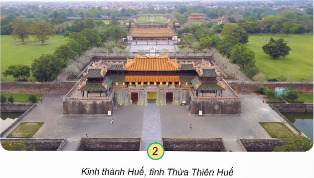 PHIẾU HỌC TẬP 1BÀI 11: DI TÍCH LỊCH SỬ - VĂN HÓA VÀ CẢNH QUAN THIÊN NHIÊN1. Quan sát hình và nêu một số hiểu biết của em về những địa danh dưới đây? ....................................................................................................................................................................................................................................................................................................................................................................................................................................................................................................................................................................Kể tên một số địa điểm mà em từng đến tham quan? Em ấn tượng với nơi nào nhất? Vì sao?....................................................................................................................................................................................................................................................................................................................................................................................................................................................................................................................................................................Kể tên một số di tích lịch sử - văn hóa, cảnh quan thiên nhiên ở địa phương em? Cảm nghĩ của em như thế nào trước di tích, cảnh quan đó?..........................................................................................................................................................................................................................................................................................................................................................................................................................................................................................................................................................................................................................................................................................................…4. Theo em, những việc làm nào thể hiện sự tôn trọng, giữ gìn vệ sinh khi tham quan? Em hãy kể một số việc?....................................................................................................................................................................................................................................................................................................................................................................................................................................................................................................................................................................PHIẾU HỌC TẬP 2