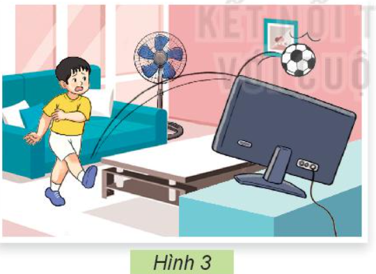 BÀI 1: TỰ NHIÊN VÀ CÔNG NGHỆ A. KHỞI ĐỘNGGV yêu cầu HS quan sát tranh minh họa SGK tr.7, thảo luận theo cặp đôi và trả lời câu hỏi: Bóng điện chiếu sáng và Mặt trời chiếu sáng có gì giống và khác nhau?B. HOẠT ĐỘNG HÌNH THÀNH KIẾN THỨC Hoạt động 1: Tìm hiểu về đối tượng tự nhiên và sản phẩm công nghệ- GV chiếu hình ảnh yêu cầu HS làm việc cá nhân, quan sát Hình 1 và trả lời câu hỏi:- GV chiếu hình ảnh yêu cầu HS làm việc cá nhân, quan sát Hình 1 và trả lời câu hỏi:+ Em hãy quan sát và gọi tên những đối tượng có trong Hình 1. + Trong những đối tượng đó, đối tượng nào do con người làm ra, đối tượng nào không phải do con người làm ra?Sản phẩm dự kiến :+ Những đối tượng có trong Hình 1:a. Cái cây.b. Cái nón.c. Núi đá.d. Cái đèn.e. Cái quát. g. Cái ti vi. + Những đối tượng do con người làm ra là: b, d, e, g. + Những đối tượng không phải do con người làm ra là: a, c.Hoạt động 2: Tìm hiểu tác dụng của một số sản phẩm công nghệ trong gia đìnhGV yêu cầu HS quan sát Hình 2 SGK tr.8 và trả lời câu hỏi: Dựa vào các từ gợi ý: giải trí, làm mát, chiếu sáng, bảo quản, thực phẩm em hãy nêu tác dụng của các sản phẩm công nghệ có tên trong Hình 2. Sản phẩm dự kiến :Tác dụng của các sản phẩm công nghệ:a. Ti vi: giải trí, cập nhật thông tin mới, tăng kiến thức và hiểu biết,...b. Tủ lạnh: dự trữ được thực phẩm trong thời gian dài, luôn tươi lâu, đảm bảo dưỡng chất.c. Máy thu thanh (ra-đi-ô): tái tạo âm thanh từ các đài phát thanh. d. Quạt điện: làm mát, hạ nhiệt, lưu thông không khí trong phòng, giảm bớt cảm giác ngột ngạt.e. Bóng đèn điện: tạo ra ánh sáng, phục vụ học tập, làm việc và sinh hoạt nói chung.Hoạt động 3: Tìm hiểu về việc giữ gìn sản phẩm công nghệ trong gia đìnhGV yêu cầu HS thảo luận theo nhóm, quan sát Hình 3, 4 SGK tr.9 và trả lời câu hỏi: + Các bạn trong tranh đang làm gì?+ Hành động nào của bạn nhỏ có thể làm hỏng đồ vật trong nhà?+ Hành động nào nên và hành động nào không nên làm?Sản phẩm dự kiến :+ Phải giữ gìn các sản phẩm công nghệ trong gia đình mình vì nếu không giữ gìn, dẫn đến làm hỏng các thiết bị trong gia đình sẽ làm ảnh hưởng đến cuộc sống của gia đình mình. + Để giữ gìn các sản phẩm công nghệ hay các đồ vật trong nhà cần:Không chơi các môn thể thao ở ngoài trời trong nhà.Không tự ý sử dụng đồ vật, thiết bị.Không tự ý di dời thiết bị, đồ vật khỏi vị trí. - Trong những sản phẩm công nghệ máy giặt, nồi cơm điện, tàu hỏa, cần cẩu, xe máy, sản phẩm công nghệ không được sử dụng trong gia đình là: tàu hỏa, cần cẩu, xe máy.- Các sản phẩm công nghệ có tác dụng tương ứng với mô tả:+ Làm khô tóc: máy sấy tóc. + Giặt quần áo: máy giặt.+ Là phẳng quần áo: bàn là.+ Nấu cơm: nồi cơm điện.C. HOẠT ĐỘNG LUYỆN TẬPGV yêu cầu HS trả lời câu hỏi: Trong những sản phẩm công nghệ: máy giặt, nồi cơm điện, tàu hỏa, cần cẩu, xe máy, sản phẩm công nghệ nào không được sử dụng trong gia đình?Sản phẩm dự kiến :Trong những sản phẩm công nghệ máy giặt, nồi cơm điện, tàu hỏa, cần cẩu, xe máy, sản phẩm công nghệ không được sử dụng trong gia đình là: tàu hỏa, cần cẩu, xe máy.D. HOẠT ĐỘNG VẬN DỤNG 