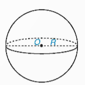 1. NHẬN BIẾT (4 CÂU)Câu 1: Em hãy nêu cách nhận biết hình cầu.Trả lờiKhi quay nửa hình tròn (O; R) một vòng quanh đường kính AB cố định thì được một hình cầu tâm O, bán kính R. Nửa đường tròn khi quay tạo nên mặt cầu. Câu 2: Khi cắt mặt cầu, hình cầu bởi một mặt phẳng, ta sẽ được gì? Trả lờiNếu cắt một hình cầu bởi một mặt phẳng thì phần chung của mặt phẳng và hình cầu (còn gọi là mặt cắt) là một hình tròn. Nếu cắt một mặt cầu bán kính R bởi một mặt phẳng thì phần chung của mặt phẳng và mặt cầu là một đường tròn (như trong hình). Khi mặt phẳng đi qua tâm thì đường tròn đó có bán kính R và được gọi là đường tròn lớn. Khi mặt phẳng không đi qua tâm thì đường tròn đó có bán kính nhỏ hơn R. Câu 3: Em hãy nêu công thức tính diện tích mặt cầu và thể tích hình cầu.Trả lời: Câu 4: Tính diện tích mặt cầu và thể tích hình cầu có bán kính bằng 9 cm.Trả lời: 2. THÔNG HIỂU (6 CÂU)Câu 1: Bạn Minh lấy thước dây đo vòng theo đường xích đạo của quả địa cầu trong thư viện được độ dài 94,2 cm. Hãy tính: a) Diện tích mặt ngoài của quả địa cầu b) Thể tích của quả địa cầuTrả lời: Ta có: chu vi của đường tròn xích đạo là 94,2 cm nên: R =  Do đó: Diện tích mặt ngoài của quả địa cầu là S = 4R2 = 900 cm2Thể tích của quả địa cầu V = R3 = 4500 cm3 Câu 2: Quả bóng bàn có số đo diện tích bề mặt (tính bằng cm2) gấp 1,5 lần số đo thể tích của nó (tính bằng cm3). Tính bán kính, diện tích và thể tích của quả bóng bànTrả lời: Theo đề bài, ta có: 4R2 = 1,5. R3 => R = 2 cmDo đó, diện tích quả bóng là S = 4 R2 = 16 cm2Thể tích của quả bóng là V = R3 =  (cm3) Câu 3: Nếu bán kính của một mặt cầu tăng gấp đôi, diện tích mặt cầu và thể tích hình cầu sẽ thay đổi như thế nào?Trả lời: Nếu bán kính của mặt cầu tăng gấp đôi (R’ = 2R) Diện tích mặt cầu: S’ = 4 (2R)2 = 4.4R2 = 4S Diện tích tăng lên gấp 4 lần Thể tích hình cầu: V’ = (2R)3 = 83 = 8VThể tích tăng lên gấp 8 lần Vậy, khi bán kính tăng gấp đôi, diện tích tăng gấp 4 lần và thể tích tăng gấp 8 lần. Câu 4: Một hình cầu đặt vừa khít trong một hình trụ có chiều cao là 18cm. Tính thể tích phần không gian nằm trong hình trụ nhưng nằm bên ngoài hình cầu.Trả lời:  Câu 5: Một trái bưởi có đường kính 18 cm. Lớp vỏ dày 1 cm. Tính thể tích của lớp vỏ bưởi. Trả lời:  Câu 6: Một mặt cầu có bán kính R = 10cm. Cho một mặt phẳng cắt mặt cầu cách tâm một khoảng d = 6cm. Hãy tính bán kính của đường tròn giao giữa mặt phẳng và mặt cầu.Trả lời:  3. VẬN DỤNG (4 CÂU)Câu 1: Một bể chứa nước hình cầu có đường kính 10 m. Người ta bơm nước vào bể với tốc độ 2m3 / phút. Hỏi sau bao lâu thì bể đầy nước? Trả lời: Bán kính bể: R =  m Thể tích bể: V =  =  =  m3Thời gian bơm đầy bể: t = (phút) Với t  phút 4 giờ 22 phútVậy, sau 4 giờ 22 phút thì bể đầy nước. Câu 2: Cho hai hình cầu có hiệu các bán kính bằng 3cm và hiệu các thể tích bằng 1332 cm3.  Tính hiệu các diện tích của hai mặt cầu.Trả lời:Gọi bán kính của hình cầu lớn là R và bán kính của hình cầu nhỏ là r. Ta có: R – r = 3 hay R + r = 3Thể tích hình cầu lớn là: V1 =  Thể tích hình cầu nhỏ là V2 =  Vì V1 – V2 = 1332  (cm3) nên (R3 – r3)= 1332 <=> R3 – r3 = 999Do đó (r + 3)3 – r3 = 999 <=> r2 + 3r – 108 = 0 <=> r1 = -12 (loại); r2 = 9 (chọn) Vậu bán kính hình cầu nhỏ là 9cm. Bán kính hình cầu lớn là 12cm. Diện tích mặt cầu lớn là: S1 = 4R2 = 4122 = 576  (cm2)Diện tích mặt cầu nhỏ là: S2 = 4r2 = 492 = 324  (cm2)Hiệu các diện tích của hai mặt cầu là S = S1 – S2 = 576  – 324  = 252  (cm2) Câu 3: Một thợ mộc chế tạo một quả cầu gỗ có thể tích 288  cm3 . Sau đó, người thợ phủ sơn quanh quả cầu với độ dày 0,2 cm. Tính thể tích lớp sơn. Trả lời:  Câu 4: Cho một hình cầu nội tiếp một hình trụ. Chứng minh rằng: a) Thể tích hình cầu bằng  thể tích hình trụ; b) Diện tích mặt cầu bằng  diện tích toàn phần hình trụ. Trả lời:  4. VẬN DỤNG CAO (2 CÂU)