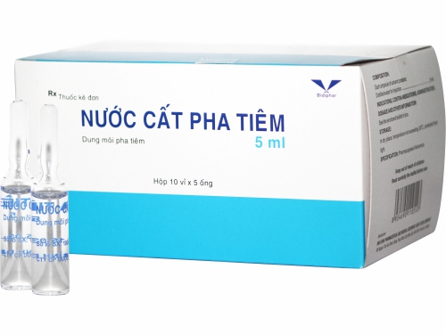 PHẦN 1: SOẠN GIÁO ÁN WORD KHTN 6 (HOÁ HỌC) CHÂN TRỜI SÁNG TẠONgày soạn:.../..../.....Ngày dạy: :.../..../.....CHỦ ĐỀ 5: CHẤT TINH KHIẾT- HỖN HỢP. PHƯƠNG PHÁP TÁCH CÁC CHẤT (6 TIẾT)BÀI 15: CHẤT TINH KHIẾT- HỖN HỢPI. MỤC TIÊU:1. Kiến thức: - Sau khi học xong bài này, HS:Nêu được khái niệm chất tinh khiết, hỗn hợp.Phân biệt được hỗn hợp đồng nhất, hỗn hợp không đồng nhất.Nhận ra được một số khí cũng có thể hoà tan trong nước để tạo thành một dung dịch; các chất rắn hoà tan và không hoà tan trong nước.Nêu được các yếu tố ảnh hưởng đến lượng chất rần hoà tan trong nước.Thực hiện được thí nghiệm để biết dung môi, dung địch là gì; phân biệt được dung môi và dung dịch.Quan sát được một số hiện tượng trong thực tiễn để phân biệt được dung dịch với huyền phù, nhữ tương.2. Năng lực- Năng lực chung: Tự chủ và tự học: Tự học theo hướng dẫn của GV các nội dung về chất tỉnh khiết, hỗn hợp, dung dịch, huyền phù và nhũ tươngGiao tiếp và hợp tác: Hoạt động nhóm một cách hiệu quả, đảm bảo các thành viên trong nhóm đều được tham gia và trình bày báo cáoGiải quyết vấn đề và sáng tạo: Thảo luận hiệu quả với các thành viên trong nhóm để hoàn thành các phương án tìm hiểu chất tỉnh khiết, hỗn hợp, dung dịch, huyền phù và nhũ tương.- Năng lực khoa học tự nhiênNhận thức khoa học tự nhiên: Nêu được khái niệm chất tinh khiết, hỗn hợpPhân biệt được hỗn hợp đồng nhất, hỗn hợp không đồng nhất; Nhận ra được một số khí cũng có thể hoà tan trong nước để tạo thành một dung dịch, các chất rắn hoà tan và không hoà tan trong nước; Nêu được các yếu tố ảnh hưởng đến lượng chất rần hoà tan trong nướcTìm hiểu tự nhiên: Thực hiện được thí nghiệm đề biết dung môi, dung dịch là gì; Phân biệt được dung môi và dung dịchVận dụng kiến thức, kỉ năng đã học: Quan sát một số hiện tượng trong thực tiễn để phân biệt được dung dịch với huyền phù, nhũ tương.3. Phẩm chấtTham gia tích cực hoạt động nhóm phủ hợp với khả năng của bản thânCẩn thận, khách quan và trung thực trong thực hành, hoàn thành các bảng số liệuCó niềm say mê, hứng thú với việc khám phá và học tập khoa học tự nhiên.II. THIẾT BỊ DẠY HỌC VÀ HỌC LIỆU 1. Đối với giáo viên: tranh ảnh, máy chiếu, slide bài giảng, SGV. Đường viên, cốc nước.....2 . Đối với học sinh : vở  ghi, sgk, đồ dùng học tập và chuẩn bị từ trướcIII. TIẾN TRÌNH DẠY HỌCA. HOẠT ĐỘNG KHỞI ĐỘNG (MỞ ĐẦU)a. Mục tiêu: tạo hứng thú cho HS tìm hiểu về bài họcb. Nội dung: HS  quan sát SGK để tìm hiểu nội dung kiến thức theo yêu cầu của GV.c. Sản phẩm: Từ bài HS vận dụng kiến thức để trả lời câu hỏi GV đưa ra.d. Tổ chức thực hiện: Gv dẫn dắt, đặt vấn đề từ câu hỏi phần khởi động:Ở bài 14, em đã được học các loại lương thực- thực phẩm. Chúng ở dạng tinh khiết hay hỗn hợp? Trong cuộc sống có những sản phẩm ở dạng chất tinh khiết những cũng có nhiều sản phẩm ở dạng hỗ hợp, Vậy thế nào là chất tinh khiết, hỗn hợp? Bài học 15: Chất tinh khiết- hỗn hợp ngày hôm nay chúng ta sẽ tìm hiểu và giải thích được những vấn đề đóB. HÌNH THÀNH KIẾN THỨC MỚII. CHẤT TINH KHIẾTHoạt động 1: Quan sát một số chất trong cuộc sốnga. Mục tiêu: HS quan sát và nhận xét về một số chất có ứng dụng trong cuộc sống.b. Nội dung: HS đọc SGK để tìm hiểu nội dung kiến thức theo yêu cầu của GV.c. Sản phẩm: HS đưa ra được câu trả lời phù hợp với câu hỏi GV đưa rad. Tổ chức thực hiện: Hoạt động của GV và HSSản phẩm dự kiến- Bước 1: GV chuyển giao nhiệm vụ học tậpGV yêu cầu các nhóm HS quan sát hình 15.1 và thảo luận các nội dung 1 và 2 trong SGK:Câu 1. Em có nhận xét gì về số lượng các chất có trong nước cất, bình khí oxygen y tế, sản phẩm đường tinh luyện và muối tỉnh. Các chất đó ở thể nào?Câu 2: Đường có vị ngọt, muối ăn có vị mặn, nước sôi ở 100 9C và khí oxygen hoá lỏng ở -183 °C. Theo em, nếu lẫn tạp chất khác thì những tính chất trên có thay đổi không?- Bước 2: HS thực hiện nhiệm vụ học tập  + HS Hoạt động theo nhóm đôi, quan sát hình vẽ+ GV: quan sát và trợ giúp các cặp.  - Bước 3: Báo cáo kết quả hoạt động và thảo luận GV gọi HS trả lời, HS còn lại nghe và nhận xét- Bước 4: Đánh giá kết quả thực hiện nhiệm vụ học tập GV gợi ý HS rút ra kết luận như SGK.1. Chất tinh khiếta. Quan sát một số chất trong cuộc sống- Chất tinh khiết ( chất nguyên chất) được tạo ra từ một chất duy nhất.- Các chất có trong nước cất, bình khí oxygen y tế, sản phẩm đường tinh luyện và muối tỉnh đều nguyên chất, không lẫn tạp chất. Nước cất ở thể lỏng, oxygen ở thể khí, đường tinh luyện và muối ăn ở thể rắn.- Nếu lẫn tạp chất thì vị, nhiệt độ sôi và nhiệt độ ngưng tụ của các chất ( đường, nước sôi, khí oxygen hóa lỏng ở -183 °C)  sẽ thay đổi.II. HỖN HỢPHoạt động 2: Quan sát một số sản phẩm chứa hỗn hợp các chấta) Mục tiêu: HS quan sát một số hỗn hợp được minh họa ở hình 15.2 và 15.3 trong SGK, sau đó tổ chức cho HS thảo luậnb. Nội dung: HS đọc SGK để tìm hiểu nội dung kiến thức theo yêu cầu của GV.c. Sản phẩm: HS đưa ra được câu trả lời phù hợp với câu hỏi GV đưa rad. Tổ chức thực hiện: ------------------- Còn tiếp -------------------PHẦN 2: BÀI GIẢNG POWERPOINT KHTN 6 (HOÁ HỌC) CHÂN TRỜI SÁNG TẠOCHÀO MỪNG CÁC EM ĐẾN VỚI BUỔI HỌC NGÀY HÔM NAYKHỞI ĐỘNGTheo em, nước khoáng mà chúng ta sử dụng có được coi  là một chất tinh khiết không?CHỦ ĐỀ 5: CHẤT TINH KHIẾT- HỖN HỢP. PHƯƠNG PHÁP TÁCH CÁC CHẤTBÀI 15.CHẤT TINH KHIẾT- HỖN HỢPNỘI DUNG BÀI HỌC1. CHẤT TINH KHIẾTMuối tinh khiếtNước cấtBình OxygenĐường tinh luyệnMột số sản phẩm tinh khiếtEm có nhận xét gì về số lượng các chất có trong các sản phẩm trên? Các chất đó ở thể nào?- Được tạo ra từ một chất duy nhất.- Mỗi chất tinh khiết đều có thành phần hoá học và tính nhất định.=> Cách nhận biết chất tinh khiết.- Chất tinh khiết có thể là:+ Chất lỏng: nước cất, cồn ethanol, sunfuric acid.+ Chất khí: oxygen, hydrogen, nitrogen.+ Chất rắn: đường, muối.VD: Nước tinh khiếtChứa 11,2% hydrogen Chứa 88,8% oxygen Nhiệt độ sôi 100°CNhiệt độ đông đặc ở 0°C tại áp suất thườngKhối lượng riêng D=1g/mlĐường có vị ngọtMuối ăn có vị mặnNước sôi ở 100°C Khí oxygen hoá lỏng ở -183°CTheo em, nếu lẫn tạp chất khác thì những tính chất trên có thay đổi không?- Nếu lẫn tạp chất thì vị, nhiệt độ sôi và nhiệt độ ngưng tụ của tất cả các chất trên (đường, muối, nước sôi, khí oxygen hóa lỏng) đều sẽ thay đổi.2. HỖN HỢP------------------- Còn tiếp -------------------PHẦN 3: TÀI LIỆU ĐƯỢC TẶNG KÈM1. TRỌN BỘ TRẮC NGHIỆM KHTN 6 (HOÁ HỌC) CHÂN TRỜI SÁNG TẠOBộ trắc nghiệm KHTN 6 (Hoá học) CTST tổng hợp câu hỏi 4 mức độ khác nhau: nhận biết, thông hiểu, vận dụng, vận dụng cao + trắc nghiệm đúng/sai + câu hỏi trả lời ngắnBÀI 15: CHẤT TINH KHIẾT - HỖN HỢP. PHƯƠNG PHÁP TÁCH CÁC CHẤT PHẦN A. CÂU HỎI TRẮC NGHIỆM ( 28 câu)