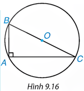 BÀI 21: GIẢI TOÁN BẰNG CÁCH LẬP PHƯƠNG TRÌNH(13 CÂU)1. NHẬN BIẾT (4 CÂU)Câu 1: Em hãy nêu các bước giải một bài toán bằng cách lập phương trình. Trả lờiBước 1. Lập phương trình: Chọn ẩn số và đặt điều kiện thích hợp cho ẩn số. Biểu diễn các đại lượng chưa biết theo ẩn và các đại lượng đã biết. Lập phương trình biểu thị mối quan hệ giữa các đại lượng.Bước 2. Giải phương trình. Bước 3. Trả lời: Kiểm tra xem trong các nghiệm của phương trình, nghiệm nào thoả mãn điều kiện của ẩn, nghiệm nào không, rồi kết luận. Câu 2: Khi lập phương trình, các đại lượng chưa biết được biểu diễn dựa trên những gì?Trả lờiCác đại lượng chưa biết được biểu diễn theo ẩn số và các đại lượng đã biết. Câu 3: Trong lúc học nhóm, bạn Hùng yêu cầu bạn Minh và bạn Lan mỗi người chọn một số sao cho hai số này hơn kém nhau là 5 và tích của chúng phải bằng 150. Vậy hai bạn Minh và Lan phải chọn những số nào?Trả lời:Gọi số mà một bạn đã chọn là x và số bạn kia là x + 5 Tích của hai số là x(x + 5) Theo đầu bài, ta có phương trình x(x + 5)=150 <=>x2 + 5x - 150 = 0 . Giải phương trình  = 25 – 4 . (- 150) = 625 = 252 nên x1 = 10; x2 = - 15 Trả lời: Nếu bạn Minh chọn số 10 thì bạn Lan chọn số 15 hoặc ngược lại. Nếu bạn minh chọn số – 15 thì bạn Lan chọn số – 10 hoặc ngược lại. Câu 4: Một hình chữ nhật có chiều dài gấp 3 lần chiều rộng. Nếu cả chiều dài và chiều rộng cùng tăng thêm 5 cm thì được một hình chữ nhật mới có diện tích bằng 153 cm². Tìm chiều dài và chiều rộng của hình chữ nhật ban đầu.Trả lời:Gọi x là chiều rộng hình chữ nhật lúc đầu (x > 0) (cm) Chiều dài hình chữ nhật lúc đầu: 3x (cm) Chiều rộng hình chữ nhật lúc sau: x + 5 (cm) Chiều dài hình chữ nhật lúc sau: 3x + 5 (cm) Theo đề bài ta có phương trình: (x + 5)(3x + 5) = 153 <=> 3x2 + 20x - 128 = 0 <=> x = 4 (thỏa mãn) hay x = - 32/3 < 0(L) Vậy chiều dài và chiều rộng hình chữ nhật ban đầu là: 12 cm và 4 cm. Câu 5: Một mảnh đất hình chữ nhật có chiều dài hơn chiều rộng 5 m. Tính kích thước của mảnh đất, biết rằng diện tích mảnh đất là 150 m²Trả lời:Gọi chiều rộng của mảnh đất là a (m), a > 0 Khi đó ta có chiều dài của mảnh đất là a + 5(m) Theo bài ra ta có diện tích của mảnh đất m² nên: a(a - 15) = 150 => a = 10(tm) ; a = - 15 (loại) Vậy chiều rộng là 10m, chiều dài là 15 m. 2. THÔNG HIỂU (4 CÂU)Câu 1: Trong tháng đầu hai tổ công nhân sản xuất được 800 chi tiết máy. Sang tháng thứ hai, tổ 1 sản xuất vượt mức 15%, tổ II sản xuất vượt mức 20%. Do đó cuối tháng cả hai tổ sản xuất được 945 chi tiết máy. Hỏi trong tháng đầu mỗi tổ công nhân sản xuất được bao nhiêu chi tiết máy.Trả lời:Gọi x là số chi tiết máy của tổ I sản xuất trong tháng đầu (0<x<800, x∈N) Số chi tiết máy của tổ II sản xuất trong tháng đầu là: 800 – x (chi tiết). Số chi tiết máy tổ 1 vượt mức ở tháng thứ hai là:  x (chi tiết) Số chi tiết máy tổ II vượt mức ở tháng thứ hai là:  (800-x) (chi tiết) Số chi tiết máy cả hai tổ vượt mức trong tháng thứ hai là: 945-800=145 (chi tiết) Ta có phương trình:  x +   (800-x)  = 145 15x – 20x + 16000 <=> x = 300 (nhận) Vậy trong tháng đầu tổ 1 sản xuất được 300 chi tiết máy; Tổ II sản xuất được 800-300 = 500 chi tiết máy. Câu 2: Một đội xe cần chở 12 tấn hàng. Khi làm việc, do 2 xe cần điều đi nơi khác. Nên mỗi xe phải chở thêm 16 tấn hàng. Hỏi lúc đầu đội có bao nhiêu xe?Trả lời:Gọi số xe của đội lúc đầu là x(xe) (xe N, x>12) Theo dự định mỗi xe phải chở  (tấn hàng) Số xe trên thực tế là: x - 2 (xe). Thực tế mỗi xe phải chở:  (tấn hàng) Ta có phương trình:  -  = 16<=> 120x – 120(x – 2) = 16x(x – 2) <=> x2 – 2x - 15 = 0<=> x = 5 (nhận) hoặc x = -3 (loại) Vậy đội lúc đầu có 5 xe.Câu 3: Một phân xưởng theo kế hoạch cần phải sản xuất 1100 sản phẩm trong một số ngày quy định. Do mỗi ngày phân xưởng đó sản xuất vượt mức 5 sản phẩm nên phân xưởng đã hoàn thành kế hoạch sớm hơn thời gian quy định 2 ngày. Hỏi theo kế hoạch, mỗi ngày phân xưởng phải sản xuất bao nhiêu sản phẩm?Trả lời:Gọi x (sp) là sản phẩm xưởng sản xuất trong 1 ngày theo kế hoạch (x > 0) Số ngày theo kế hoạch là: Số ngày thực tế là: Ta có phương trình:  -  = 2 <=> 1100(x + 5) – 1100x = 2x(x + 5)  <=> 2x2 + 10x – 5500 = 0<=> x = 50 (nhận) hoặc x = -55 (loại) Vậy theo kế hoạch mỗi ngày phân xưởng phải sản xuất là 50 sản phẩm. Câu 4: Một lâm trường dự định trồng 75 ha rừng trong một số tuần (mỗi tuần trồng được diện tích bằng nhau). Thực tế, mỗi tuần lâm trường trồng vượt mức 5 ha so với dự định nên cuối cùng đã trồng được 80 ha và hoàn thành sớm hơn dự định một tuần. Hỏi mỗi tuần lâm trường dự định trồng bao nhiêu ha rừng?Trả lời: Gọi diện tích rừng mà mỗi tuần lâm trường dự định trồng là x(ha) (Điều kiện: x > 0 ) Theo dự định, thời gian trồng hết 75 ha rừng là:  (tuần) Vì mỗi tuần lâm trường trồng vượt mức 5 ha so với dự định nên thực tế mỗi tuần lâm trường trồng được: x + 5 (ha) Do đó thời gian thực tế lâm trường trồng hết 80 ha rừng là: 80/(x + 5) (tuần) Vì thực tế, lâm trường trồng xong sớm so với dự định là 1 tuần nên ta có phương trình: <=> 75( x + 5) – 80x = x(x + 5) <=> x = 15 (nhận) hoặc x = -25 (loại) Vậy mỗi tuần lâm trường dự định trồng 15 ha rừng. Câu 5: Quãng đường từ A đến B dài 90 km. Một người đi xe máy từ A đến B. Khi đến B, người đó nghỉ 30 phút rồi quay trở về A với vận tốc lớn hơn vận tốc lúc đi là 9 km/h. Thời gian kể từ lúc bắt đầu đi từ A đến lúc trở về đến A là 5 giờ. Tính vận tốc xe máy lúc đi từ A đến B.Trả lời: Đặt x (km/h) là vận tốc đi từ A đến B, vậy vận tốc đi từ B đến A là x + 9 (km/h) Do giả thiết ta có: <=>  <=> x(x + 9) = 20(2x + 9) <=> x2 – 31x – 180 = 0 <=> x = 36 (do x > 0) Vậy vận tốc xe máy lúc đi từ A đến B là 36 km/h------------------------- Còn tiếp ------------------------- BÀI 29: TỨ GIÁC NỘI TIẾP(14 CÂU)