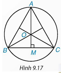 BÀI 21: GIẢI TOÁN BẰNG CÁCH LẬP PHƯƠNG TRÌNH(13 CÂU)1. NHẬN BIẾT (4 CÂU)Câu 1: Em hãy nêu các bước giải một bài toán bằng cách lập phương trình. Trả lờiBước 1. Lập phương trình: Chọn ẩn số và đặt điều kiện thích hợp cho ẩn số. Biểu diễn các đại lượng chưa biết theo ẩn và các đại lượng đã biết. Lập phương trình biểu thị mối quan hệ giữa các đại lượng.Bước 2. Giải phương trình. Bước 3. Trả lời: Kiểm tra xem trong các nghiệm của phương trình, nghiệm nào thoả mãn điều kiện của ẩn, nghiệm nào không, rồi kết luận. Câu 2: Khi lập phương trình, các đại lượng chưa biết được biểu diễn dựa trên những gì?Trả lờiCác đại lượng chưa biết được biểu diễn theo ẩn số và các đại lượng đã biết. Câu 3: Trong lúc học nhóm, bạn Hùng yêu cầu bạn Minh và bạn Lan mỗi người chọn một số sao cho hai số này hơn kém nhau là 5 và tích của chúng phải bằng 150. Vậy hai bạn Minh và Lan phải chọn những số nào?Trả lời:Gọi số mà một bạn đã chọn là x và số bạn kia là x + 5 Tích của hai số là x(x + 5) Theo đầu bài, ta có phương trình x(x + 5)=150 <=>x2 + 5x - 150 = 0 . Giải phương trình  = 25 – 4 . (- 150) = 625 = 252 nên x1 = 10; x2 = - 15 Trả lời: Nếu bạn Minh chọn số 10 thì bạn Lan chọn số 15 hoặc ngược lại. Nếu bạn minh chọn số – 15 thì bạn Lan chọn số – 10 hoặc ngược lại. Câu 4: Một hình chữ nhật có chiều dài gấp 3 lần chiều rộng. Nếu cả chiều dài và chiều rộng cùng tăng thêm 5 cm thì được một hình chữ nhật mới có diện tích bằng 153 cm². Tìm chiều dài và chiều rộng của hình chữ nhật ban đầu.Trả lời:Gọi x là chiều rộng hình chữ nhật lúc đầu (x > 0) (cm) Chiều dài hình chữ nhật lúc đầu: 3x (cm) Chiều rộng hình chữ nhật lúc sau: x + 5 (cm) Chiều dài hình chữ nhật lúc sau: 3x + 5 (cm) Theo đề bài ta có phương trình: (x + 5)(3x + 5) = 153 <=> 3x2 + 20x - 128 = 0 <=> x = 4 (thỏa mãn) hay x = - 32/3 < 0(L) Vậy chiều dài và chiều rộng hình chữ nhật ban đầu là: 12 cm và 4 cm. Câu 5: Một mảnh đất hình chữ nhật có chiều dài hơn chiều rộng 5 m. Tính kích thước của mảnh đất, biết rằng diện tích mảnh đất là 150 m²Trả lời:Gọi chiều rộng của mảnh đất là a (m), a > 0 Khi đó ta có chiều dài của mảnh đất là a + 5(m) Theo bài ra ta có diện tích của mảnh đất m² nên: a(a - 15) = 150 => a = 10(tm) ; a = - 15 (loại) Vậy chiều rộng là 10m, chiều dài là 15 m. 2. THÔNG HIỂU (4 CÂU)Câu 1: Trong tháng đầu hai tổ công nhân sản xuất được 800 chi tiết máy. Sang tháng thứ hai, tổ 1 sản xuất vượt mức 15%, tổ II sản xuất vượt mức 20%. Do đó cuối tháng cả hai tổ sản xuất được 945 chi tiết máy. Hỏi trong tháng đầu mỗi tổ công nhân sản xuất được bao nhiêu chi tiết máy.Trả lời:Gọi x là số chi tiết máy của tổ I sản xuất trong tháng đầu (0<x<800, x∈N) Số chi tiết máy của tổ II sản xuất trong tháng đầu là: 800 – x (chi tiết). Số chi tiết máy tổ 1 vượt mức ở tháng thứ hai là:  x (chi tiết) Số chi tiết máy tổ II vượt mức ở tháng thứ hai là:  (800-x) (chi tiết) Số chi tiết máy cả hai tổ vượt mức trong tháng thứ hai là: 945-800=145 (chi tiết) Ta có phương trình:  x +   (800-x)  = 145 15x – 20x + 16000 <=> x = 300 (nhận) Vậy trong tháng đầu tổ 1 sản xuất được 300 chi tiết máy; Tổ II sản xuất được 800-300 = 500 chi tiết máy. Câu 2: Một đội xe cần chở 12 tấn hàng. Khi làm việc, do 2 xe cần điều đi nơi khác. Nên mỗi xe phải chở thêm 16 tấn hàng. Hỏi lúc đầu đội có bao nhiêu xe?Trả lời:Gọi số xe của đội lúc đầu là x(xe) (xe N, x>12) Theo dự định mỗi xe phải chở  (tấn hàng) Số xe trên thực tế là: x - 2 (xe). Thực tế mỗi xe phải chở:  (tấn hàng) Ta có phương trình:  -  = 16<=> 120x – 120(x – 2) = 16x(x – 2) <=> x2 – 2x - 15 = 0<=> x = 5 (nhận) hoặc x = -3 (loại) Vậy đội lúc đầu có 5 xe.Câu 3: Một phân xưởng theo kế hoạch cần phải sản xuất 1100 sản phẩm trong một số ngày quy định. Do mỗi ngày phân xưởng đó sản xuất vượt mức 5 sản phẩm nên phân xưởng đã hoàn thành kế hoạch sớm hơn thời gian quy định 2 ngày. Hỏi theo kế hoạch, mỗi ngày phân xưởng phải sản xuất bao nhiêu sản phẩm?Trả lời:Gọi x (sp) là sản phẩm xưởng sản xuất trong 1 ngày theo kế hoạch (x > 0) Số ngày theo kế hoạch là: Số ngày thực tế là: Ta có phương trình:  -  = 2 <=> 1100(x + 5) – 1100x = 2x(x + 5)  <=> 2x2 + 10x – 5500 = 0<=> x = 50 (nhận) hoặc x = -55 (loại) Vậy theo kế hoạch mỗi ngày phân xưởng phải sản xuất là 50 sản phẩm. Câu 4: Một lâm trường dự định trồng 75 ha rừng trong một số tuần (mỗi tuần trồng được diện tích bằng nhau). Thực tế, mỗi tuần lâm trường trồng vượt mức 5 ha so với dự định nên cuối cùng đã trồng được 80 ha và hoàn thành sớm hơn dự định một tuần. Hỏi mỗi tuần lâm trường dự định trồng bao nhiêu ha rừng?Trả lời: Gọi diện tích rừng mà mỗi tuần lâm trường dự định trồng là x(ha) (Điều kiện: x > 0 ) Theo dự định, thời gian trồng hết 75 ha rừng là:  (tuần) Vì mỗi tuần lâm trường trồng vượt mức 5 ha so với dự định nên thực tế mỗi tuần lâm trường trồng được: x + 5 (ha) Do đó thời gian thực tế lâm trường trồng hết 80 ha rừng là: 80/(x + 5) (tuần) Vì thực tế, lâm trường trồng xong sớm so với dự định là 1 tuần nên ta có phương trình: <=> 75( x + 5) – 80x = x(x + 5) <=> x = 15 (nhận) hoặc x = -25 (loại) Vậy mỗi tuần lâm trường dự định trồng 15 ha rừng. Câu 5: Quãng đường từ A đến B dài 90 km. Một người đi xe máy từ A đến B. Khi đến B, người đó nghỉ 30 phút rồi quay trở về A với vận tốc lớn hơn vận tốc lúc đi là 9 km/h. Thời gian kể từ lúc bắt đầu đi từ A đến lúc trở về đến A là 5 giờ. Tính vận tốc xe máy lúc đi từ A đến B.Trả lời: Đặt x (km/h) là vận tốc đi từ A đến B, vậy vận tốc đi từ B đến A là x + 9 (km/h) Do giả thiết ta có: <=>  <=> x(x + 9) = 20(2x + 9) <=> x2 – 31x – 180 = 0 <=> x = 36 (do x > 0) Vậy vận tốc xe máy lúc đi từ A đến B là 36 km/h------------------------- Còn tiếp ------------------------- BÀI 29: TỨ GIÁC NỘI TIẾP(14 CÂU)