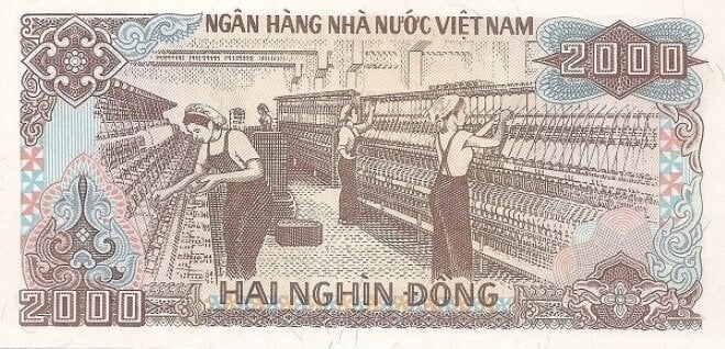 BÀI 95: ÔN TẬP ĐỘ DÀI, KHỐI LƯỢNG, DUNG TÍCH, NHIỆT ĐỘ, TIỀN VIỆT NAM (13 câu)1. NHẬN BIẾT (5 câu)Câu 1: Điền vào chỗ trống.a) 1 km = 10 000 .?.b) 1 m = 100 .?.c) 1 dm = .?. mmTrả lời:a) 1 km = 10 000 dmb) 1 m = 100 cmc) 1 dm = 100 mmCâu 2: Điền vào chỗ trống.a) 1 tấn = .?. kgb) 1 yến = 10 000 .?.c) 1l = .?. mlTrả lời:a) 1 tấn = 1000 kgb) 1 yến = 10 000 gc) 1l = 1000 mlCâu 3: Số?a) Bao gạo nặng 7,65 kg. Bao gạo đó nặng .?. kg .?. g.b) Quãng đường đi từ nhà đến trường của Lan dài 3,5 km. Quãng đường đó dài .?. km .?. mc) Bình nước có dung tích 0,35 l. Bình nước đó chứa .?. ml nước.Trả lời:a) Bao gạo nặng 7,65 kg. Bao gạo đó nặng 7 kg 650 g.b) Quãng đường đi từ nhà đến trường của Lan dài 3,5 km. Quãng đường đó dài 3 km 500 mc) Bình nước có dung tích 0,35 l. Bình nước đó chứa 350 ml nước.Câu 4: Chọn số đo phù hợp với lượng nước trong mỗi cốc.Bình 1Bình 2Bình 3Bình 4 800 ml0,7 l1300 ml1,1 lABCDTrả lời:Câu 5: Đơn vị tiền Việt Nam là gì? Nêu giá trị mỗi tờ tiền sau:Trả lời:2. THÔNG HIỂU (5 câu)Câu 1: Số?a) 0,052 yến = .?. gb) 3,56 km = .?. cmc) 5,7 l = .?. mlTrả lời:a) 0,052 yến = 520 gb) 3,56 km = 356 000 cmc) 5,7 l = 5700 mlCâu 2: Số?a) 4891 m = .?. km .?. m = .?. kmb) 812 cm = .?. m .?. cm = .?. mc) 6471 g = .?. kg .?. g = .?. kgd) 431 kg = .?. tấn .?. kg = .?. tấne) 5261 ml = .?. l .?. ml = .?. lTrả lời:a) 4891 m = 4 km 891 m = 4,891 kmb) 812 cm = 8 m 12 cm = 8,12 mc) 6471 g = 6 kg 471 g = 6,471 kgd) 431 kg = 0 tấn 431 kg = 0,431 tấne) 5261 ml = 5 l 261 ml = 5,261 lCâu 3: Viết các số đo sau dưới dạng số thập phân.a) Có đơn vị đo là ki-lô-mét:7 km 56 m;            12 km 530 m;                 321 mb) Có đơn vị đo là mét:5 m 9 dm;             9 m 12 cm;                     12 m 43mmTrả lời:Câu 4: Viết các số đo sau dưới dạng số thập phân.a) Có đơn vị đo là ki-lô-gam:11 kg 430 g;                    5 kg 8 gb) Có đơn vị đo là tấn:4 tấn 12 yến;                   3 tấn 77 kgTrả lời:Câu 5: Thay .?. bằng đơn vị đo thích hợp.Theo Thỏa thuận chung Paris 2015, các quốc gia đồng thuận hạn chế tình trạng nóng lên toàn cầu ở mức  thấp hơn